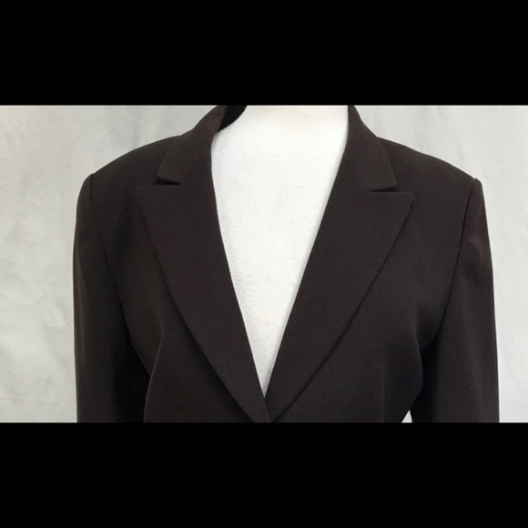 Tahari Blazer - Picture 2 of 4